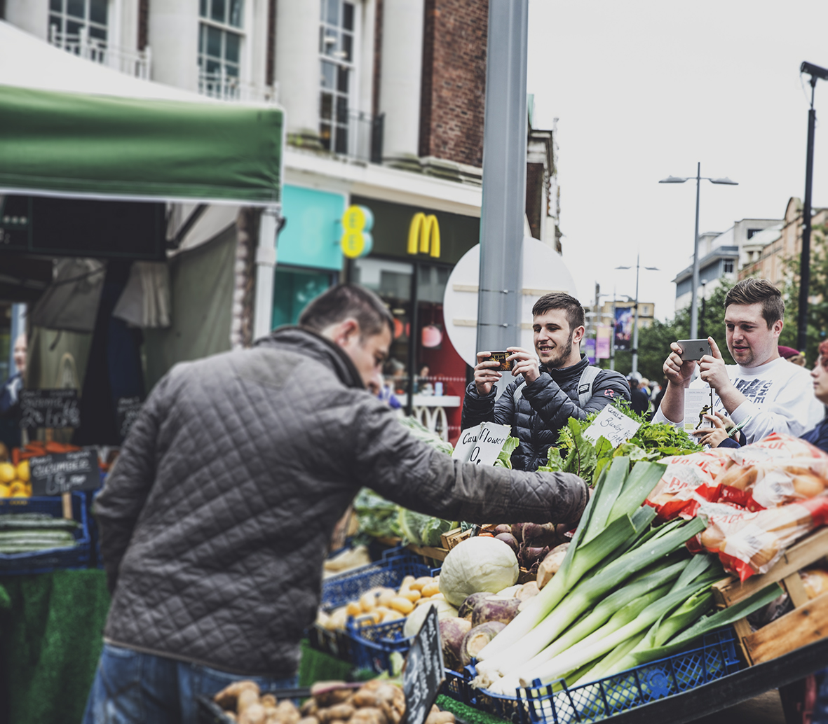 (IN)VISIBLE DANCING PROTEIN DANCE HULL RANDOM SHOO
