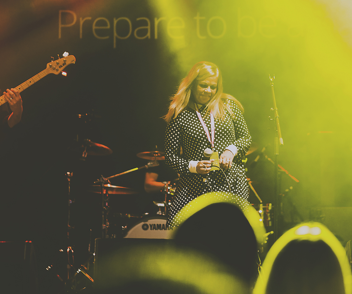  CLOSE UP PEARL'S CAB RIDE MUSIC STAGE  FREEDOM FESTIVAL 2017