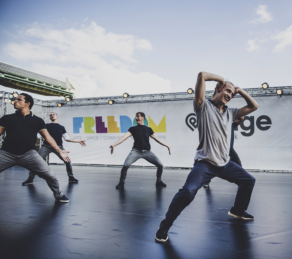GROUP OF MEN DANCING MAN AND BEAST  COMPANY CHAMELEON FREEDOM FESTIVAL 2017
