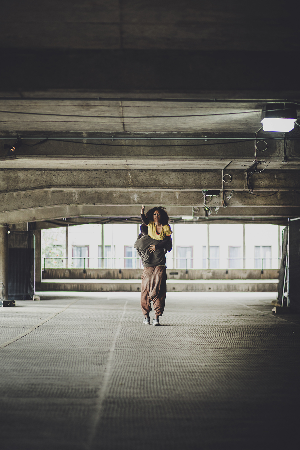 TWO PEOPLE PERFORMING BRIDGES Y PUENTES THE RAGROOF PLAYERS FREEDOM FESTIVAL 2017
