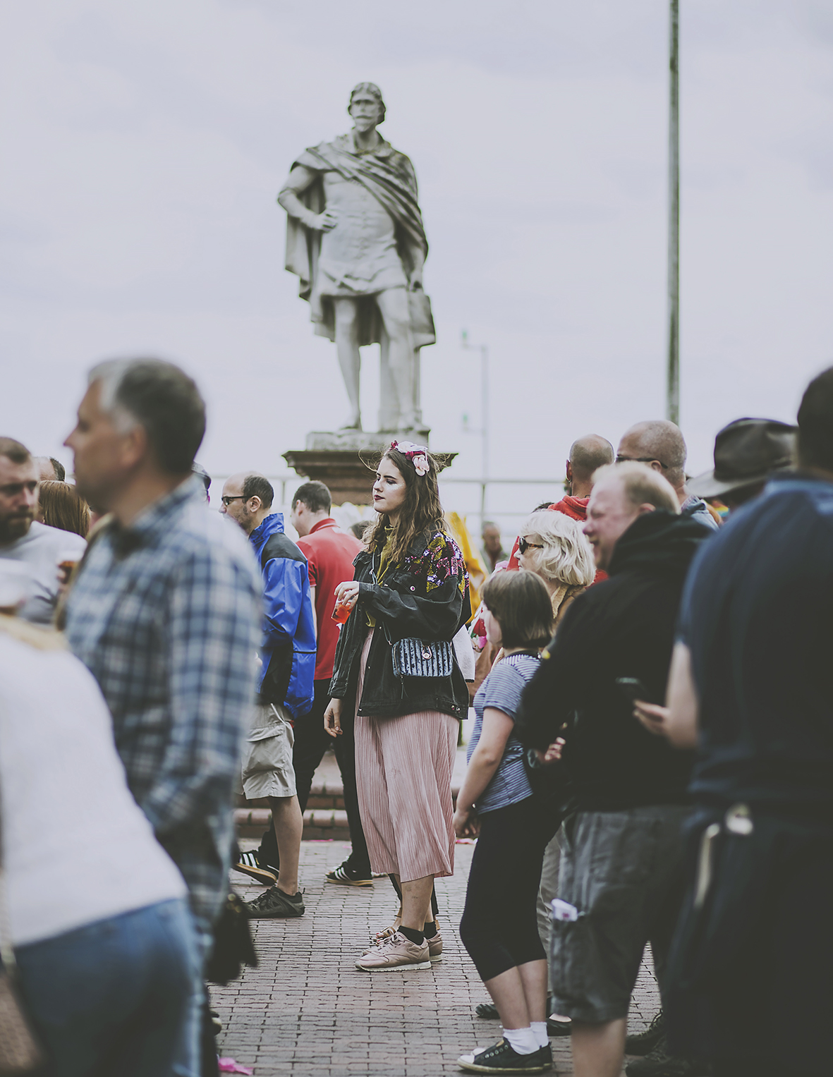 GIRL ENJOYING MUSIC IN THE CROWDS FREEDOM FESTIVAL 2017