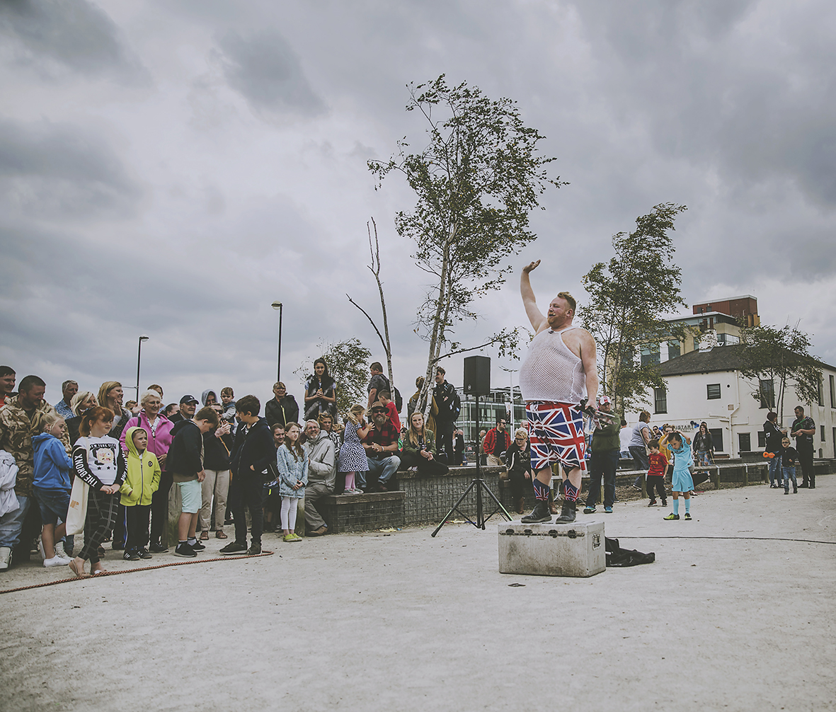 MATT GREETING EVERYONE CLASS TO GLASS MATT BERNARD FREEDOM FESTIVAL 2017