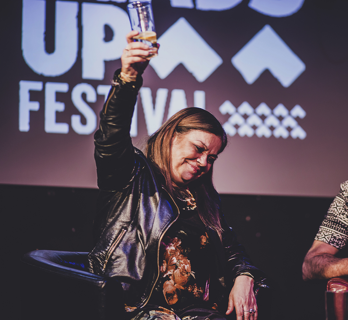 _Z1A4542HEADSUPINTRO b