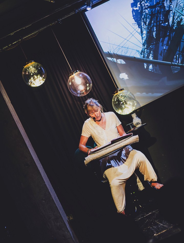 _Z1A2179PALEBLUEDOT b