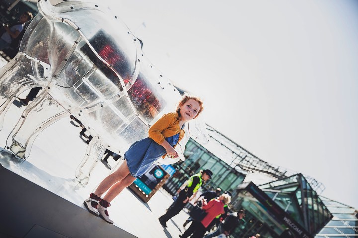 _Z1A7676FFEST FRIDAY b