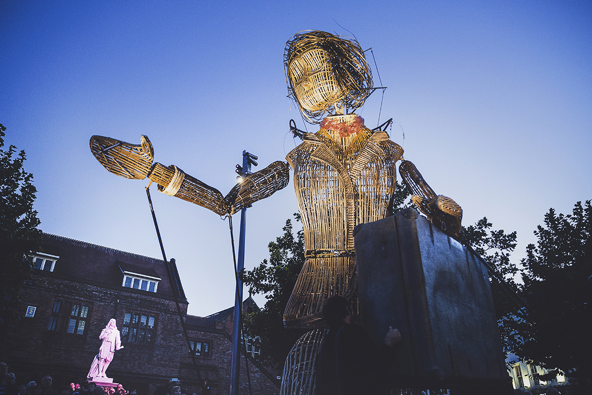 _Z1A7891FFEST FRIDAY b